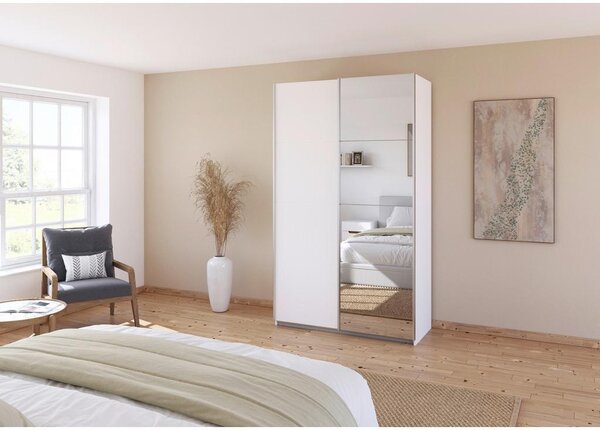 Modern Living Omara Z Drsnimi Vrati Feldkirch, Bela