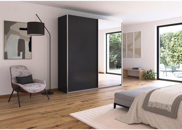 Modern Living Omara Z Drsnimi Vrati Feldkirch, Siva