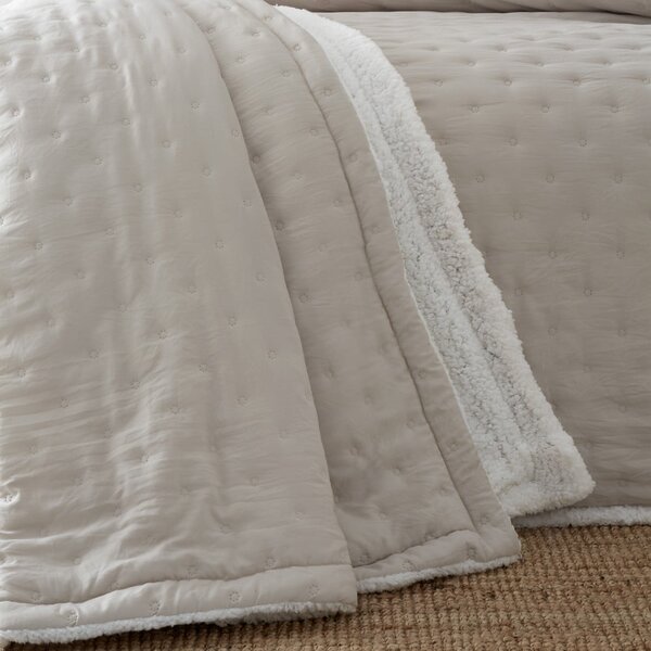 Kremno belo prešito pregrinjalo iz sherpa flisa 220x230 cm Cosy Nori – Catherine Lansfield