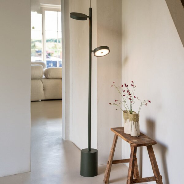 Good & Mojo GOOD MOJO LED-stoječa svetilka Okinawa, 2-krilna, zelena, 146 cm, les, zatemnjen, Zelena, Dnevna soba / jedilnica, Les, Sodobni