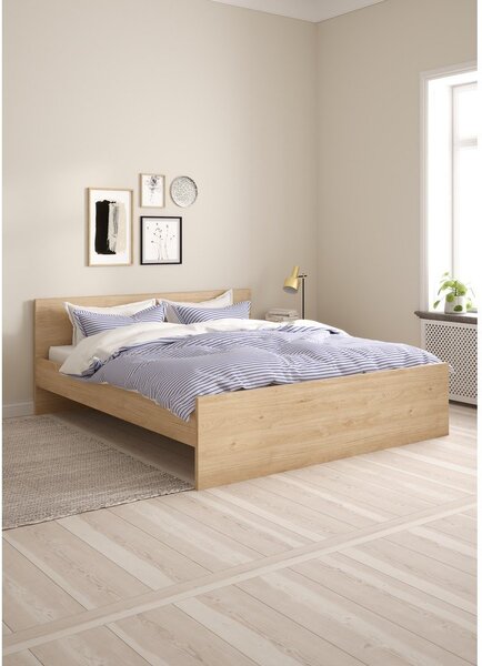 Zakonska postelja v hrastovem dekorju brez letvenega dna 180x200 cm v naravni barvi Naia – Tvilum