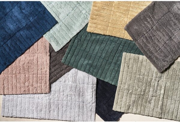 Temno modra bombažna kopalniška preproga Zone Tiles, 80 x 50 cm
