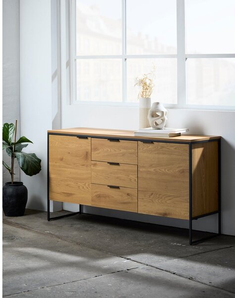 Komoda v hrastovem dekorju v naravni barvi 155x81x45 cm Cesura – Unique Furniture