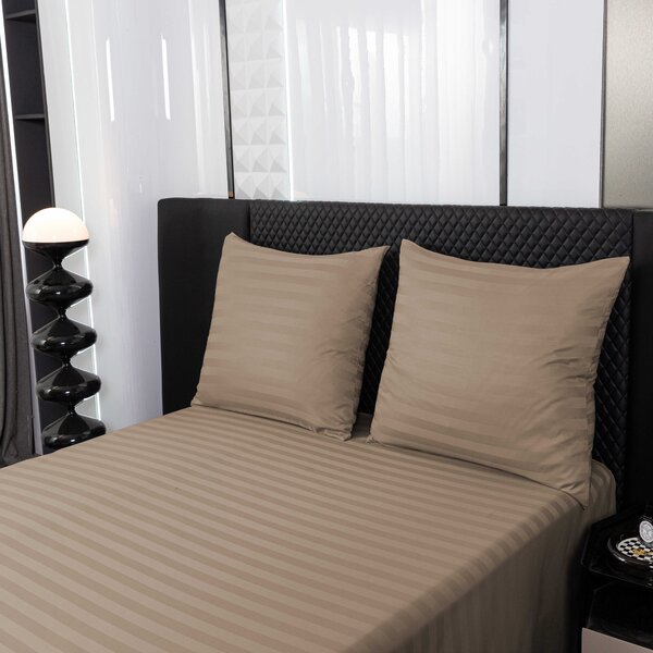 Hotelska posteljnina iz mikrovlaken JASMINE bež - črta 2 cm, hotelski žep Dimenzije posteljnine: 70 x 90 cm | 140 x 200 cm