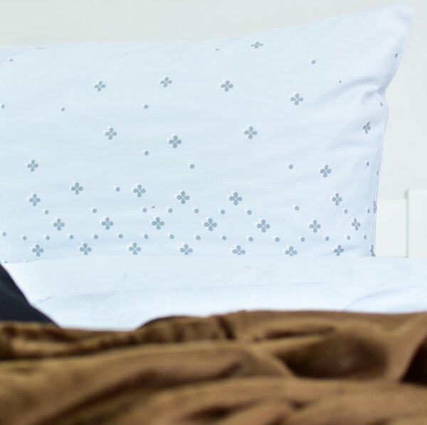 Posteljnina Star saten sivo-rjava EMI, Standardni enojni posteljni komplet vključuje 1x 140x200 + 1x 70x90