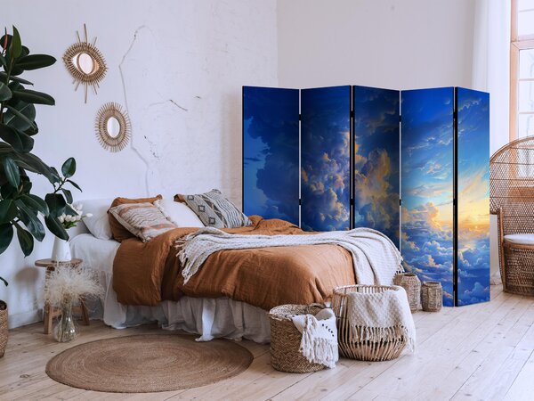 Paravan - When the Sky Becomes a Canvas: Artistic Work of Nature in the Clouds