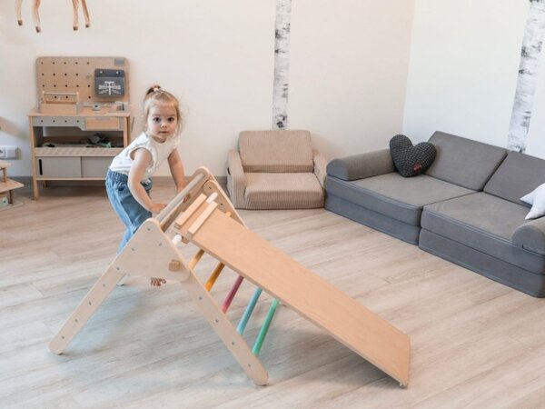 Lesen Piklerjev trikotnik MONTY, 59 cm, z Montessori ploščo, večbarven ELIS design