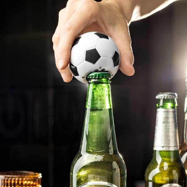 Nogometni odpirač za steklenice s "Gooooooool!" zvokom in magnetom