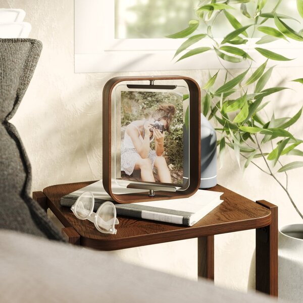 Temno rjav lesen stoječ okvir 19x24 cm Bellwood – Umbra