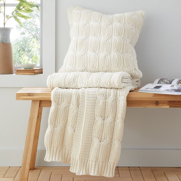 Bela/bež pletena odeja 130x170 cm Chunky Marl Knit – Catherine Lansfield