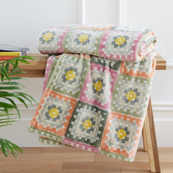 Odeja iz mikropliša 130x170 cm Crochet Print Cosy – Catherine Lansfield