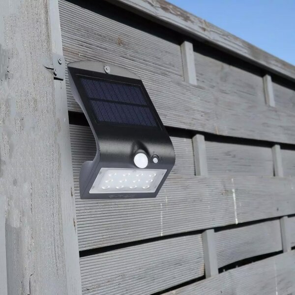 LED Solarna stenska svetilka s senzorjem LED/1.5W/3,7V IP65 črna