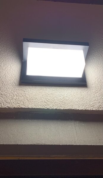 LED Zunanja stenska svetilka s senzorjem LED/12W/230V IP54 črna