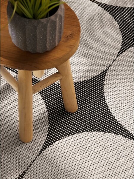 Črno-bela notranja in zunanja preproga 160x230 cm Duet Bowen – NORTHRUGS