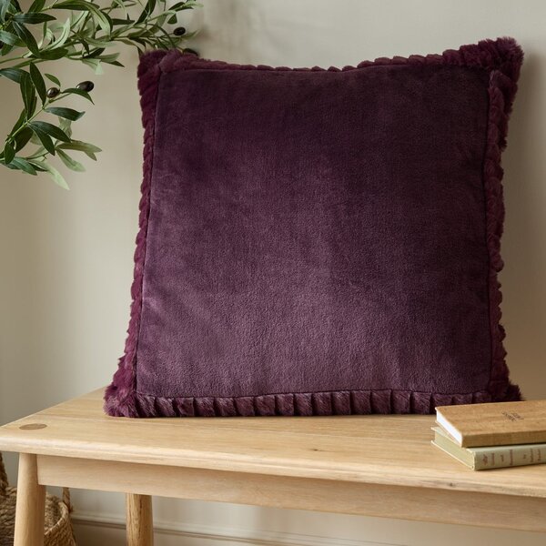 Okrasna blazina iz mikropliša 55x55 cm Velvet and Faux Fur – Catherine Lansfield