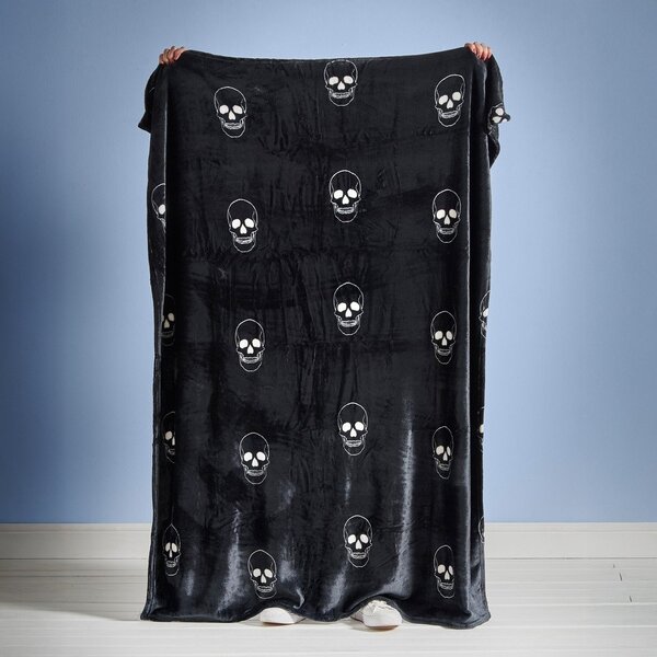 Temno siva otroška odeja iz mikropliša 130x170 cm Skulls – Catherine Lansfield