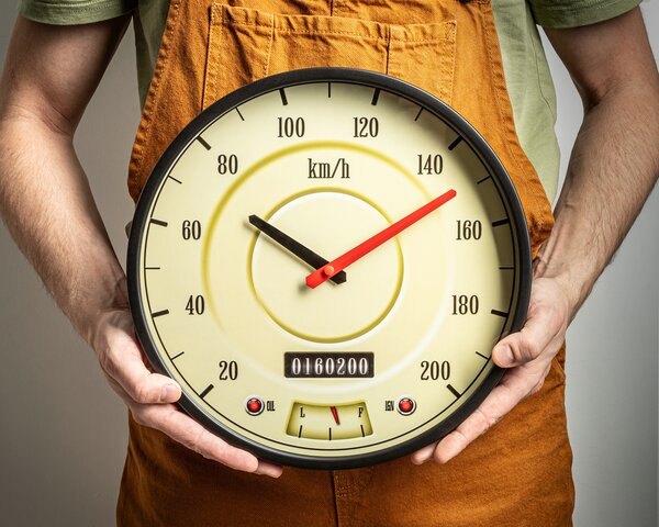 Stenska ura za voznike – SPEEDOMETER