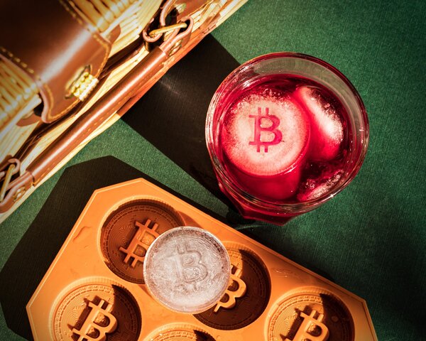 Model za led ali čokolado – Bitcoin