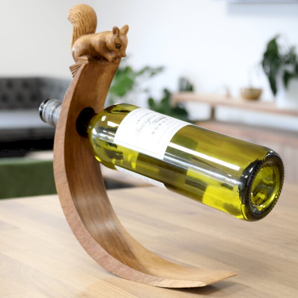 Leseno stojalo za vino – Veverica