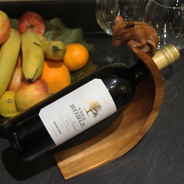 Leseno stojalo za vino – Miška