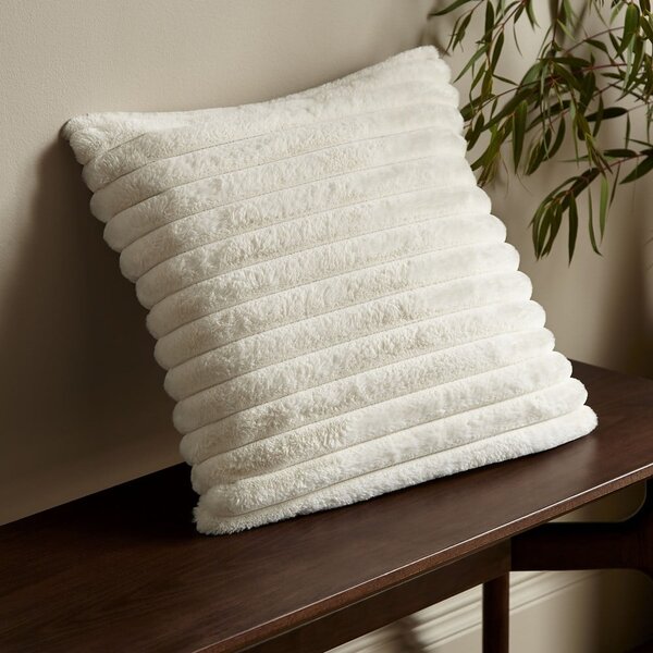 Okrasna blazina iz mikropliša 45x45 cm Cosy Ribbed – Catherine Lansfield