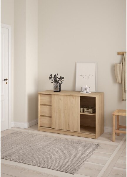Komoda v hrastovem dekorju z drsnimi vrati 119x76x50 cm Naia – Tvilum