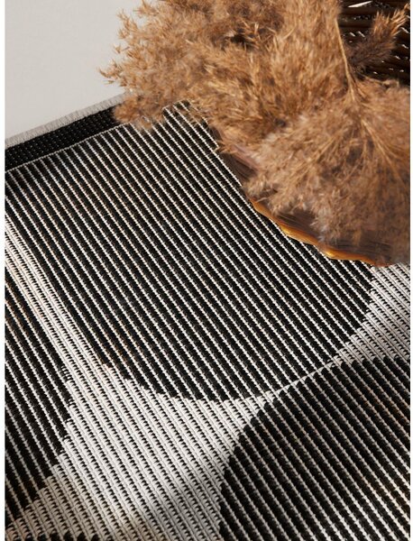 Črno-bel zunanji in notranji tekač 80x250 cm Duet Bowen – NORTHRUGS