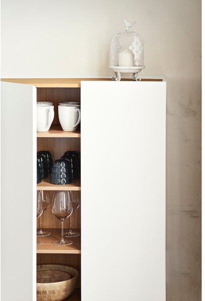 Bela visoka komoda v hrastovem dekorju 95x120 cm Arista – Teulat