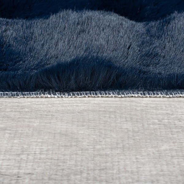 Temno modro sintetično krzno 80x150 cm Waffle Faux Fur – Flair Rugs