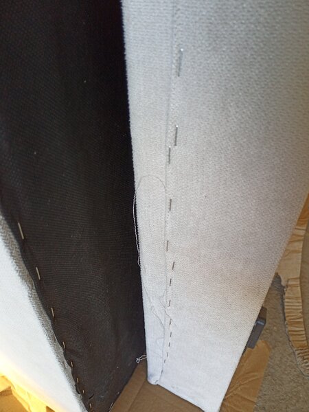 AKCIJA Raztegljiva sedežna garnitura v obliki črke U VENORIA 285x146 cm, kremna + 2 vzglavnika GRATIS II. kakovost