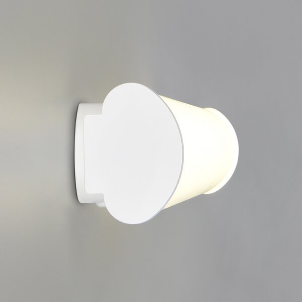 Trio Lighting LED-stenna svetilka Ernesto, mat bela, širina 40 cm, 4.000 K, IP44, Bela, Kopalnica, Kovina, Sodobni