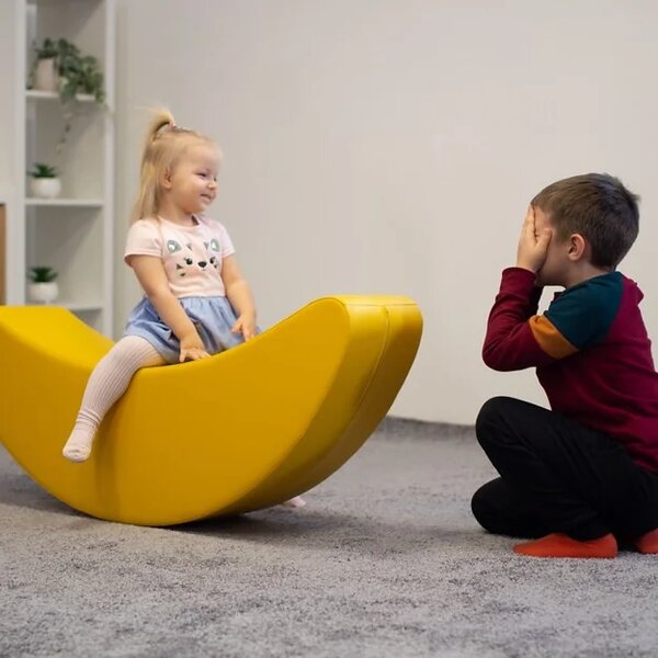Gugalnik za otroke - banana, mehka igrala
