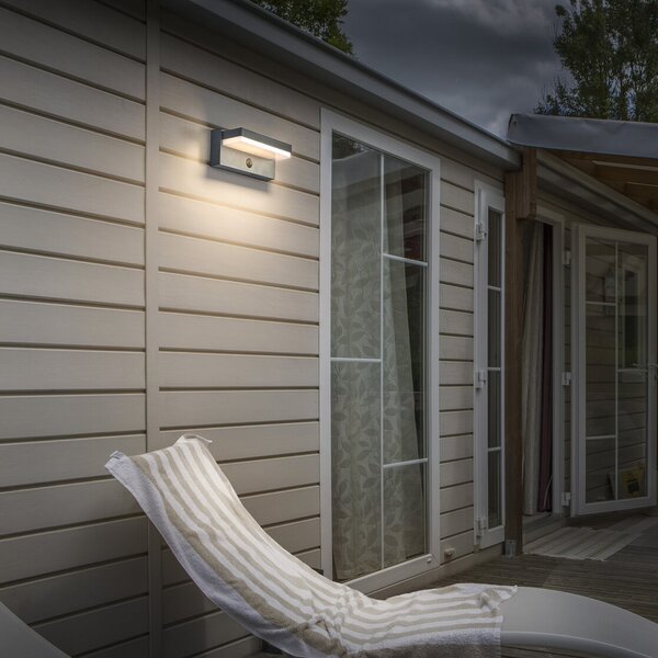 OSRAM Solarno svetilo ENDURA STYLE ROBUST sivo, senzor IP54 USB, Siva, Aluminij, Sodobni, Stenska kotna