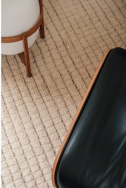 Bež pralna ročno tkana volnena preproga 80x140 cm Unexpected Wool – Lorena Canals