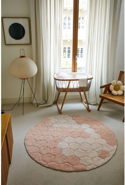 Svetlo rožnata pralna ročno tkana bombažna okrogla preproga ø 140 cm Honeycomb Rose – Lorena Canals