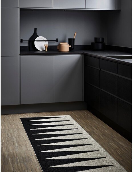 Črno-bel zunanji in notranji tekač 70x250 cm Vivi Black – Pappelina