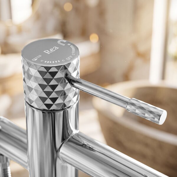 Samostoječa mešalna pipa Rea Lungo Diamond Chrome
