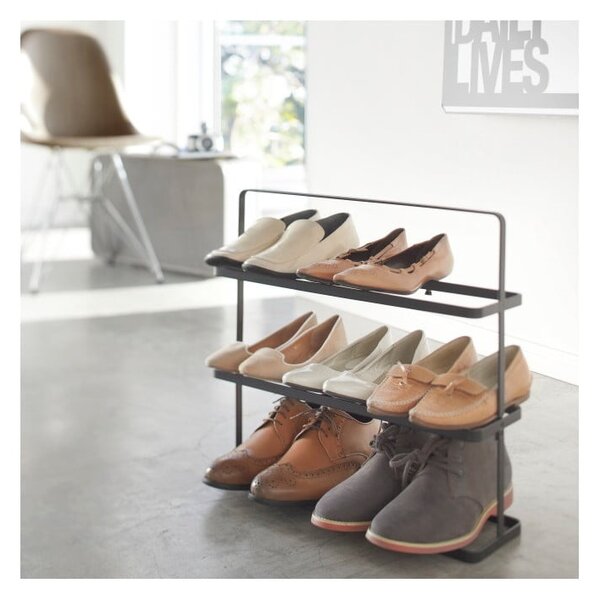 Črno kovinsko stojalo za čevlje Tower Shoe Rack – YAMAZAKI