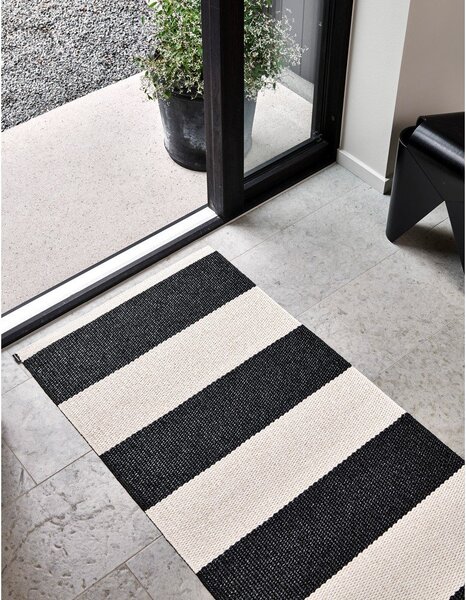 Črno-bel zunanji in notranji tekač 70x300 cm Bob Black Vanilla – Pappelina