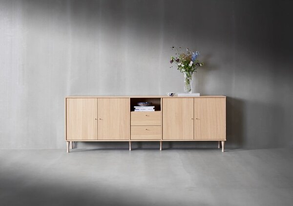 Nizka komoda v hrastovem dekorju 220x76 cm Mistral - Hammel Furniture