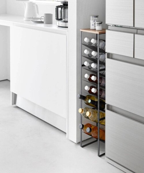 Črno kovinsko držalo za vino za 16 steklenic 20x88,5x19 cm Tower – YAMAZAKI