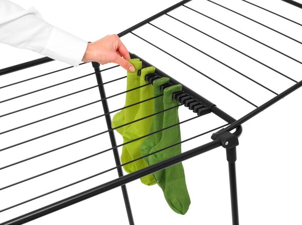 Mat črno stojalo za sušenje perila 22 m HangOn Too – Brabantia