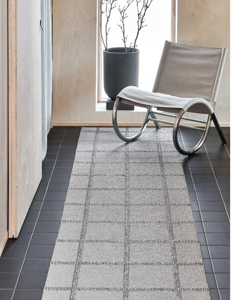 Siv zunanji in notranji tekač 70x150 cm Ada Grey – Pappelina