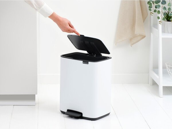 Bel jeklen koš za smeti s pedalom 12 l Bo – Brabantia