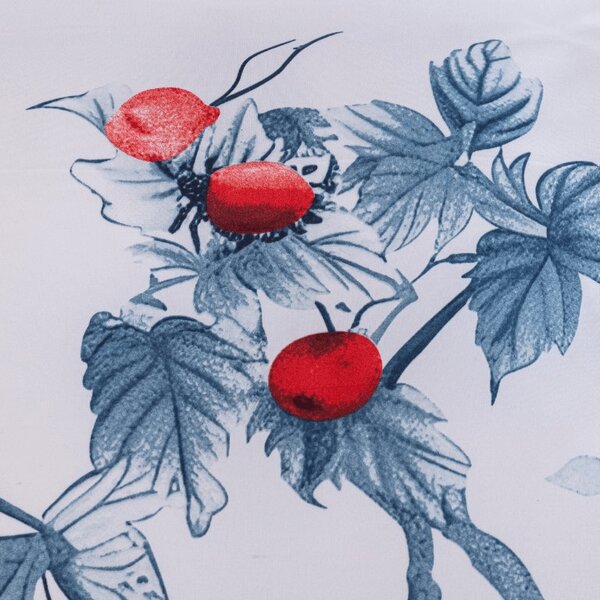 Flanelasta posteljnina iz mikrovlaken BERRY BLOOM belo-modra Dimenzije posteljnine: 70 x 90 cm | 140 x 200 cm
