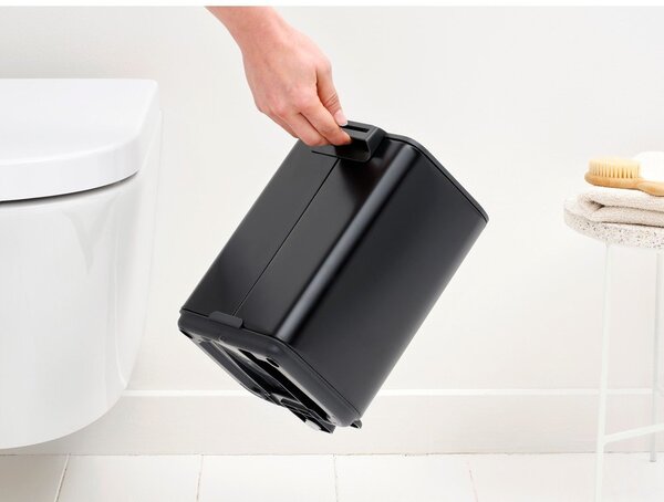 Mat črn jeklen koš za smeti s pedalom 4 l Bo – Brabantia