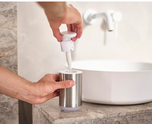 Dozirnik za milo iz nerjavečega jekla v srebrni barvi 300 ml Duo Steel – Joseph Joseph