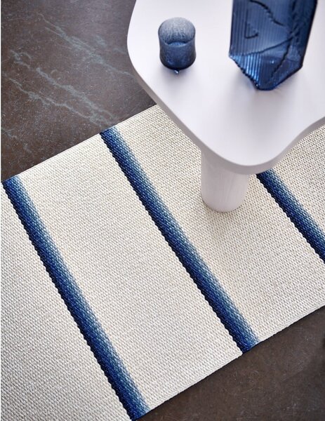 Moder/kremno bel zunanji in notranji tekač 70x180 cm Olle Blue Vanilla – Pappelina