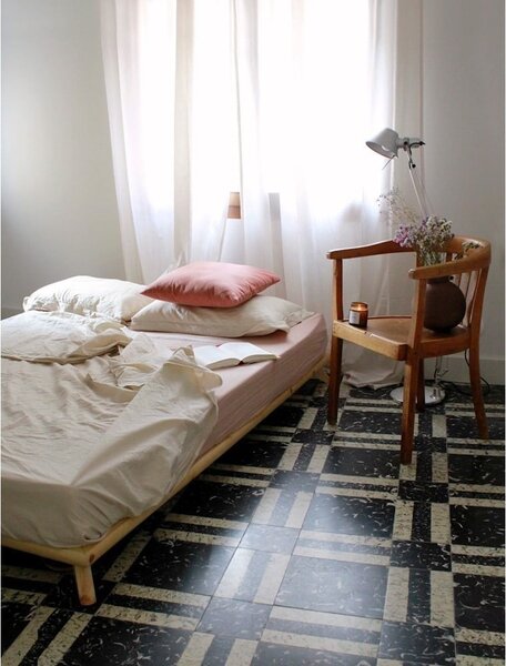 Postelja iz borovega lesa z letvenim dnom Karup Design Senza, 90 x 200 cm