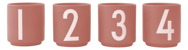 Komplet 4 temno roza porcelanastih skodelic Design Letters Mini